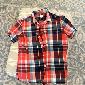 Gap short sleeve button down plaid shirt size 10 large. Barely worn like new!